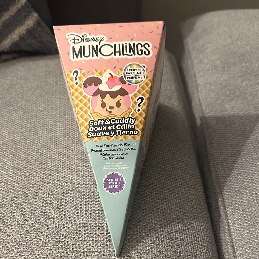 Disney Munchlings Mystery Box Scented Plush Toy BNWT